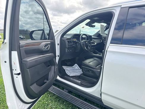 Used 2024 Chevrolet Tahoe High Country AWD/4WD image 36