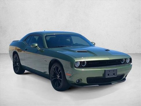 Used 2018 Dodge Challenger R/T Plus RWD image 3