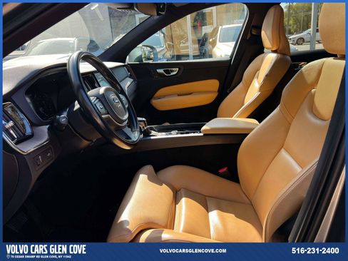Certified 2019 Volvo XC60 T6 Momentum w/ Advanced Package image 14
