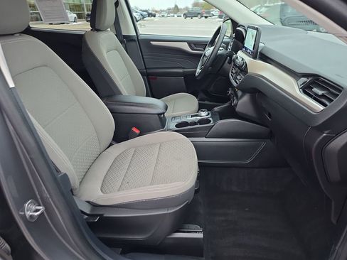 Used 2022 Ford Escape SE w/ Cold Weather Package image 15