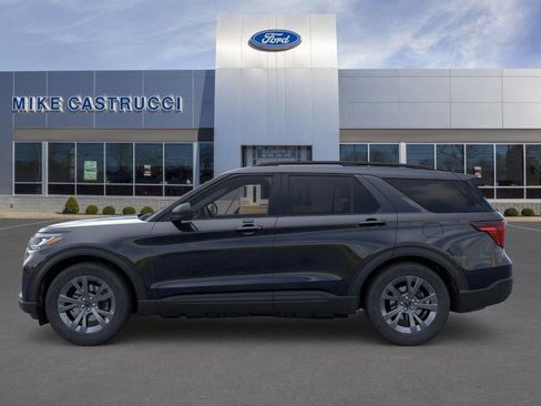 New 2026 Ford Explorer Active image 3