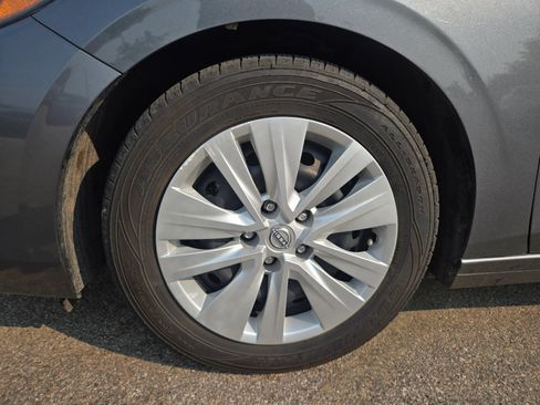 Used 2024 Nissan Sentra S FWD image 14