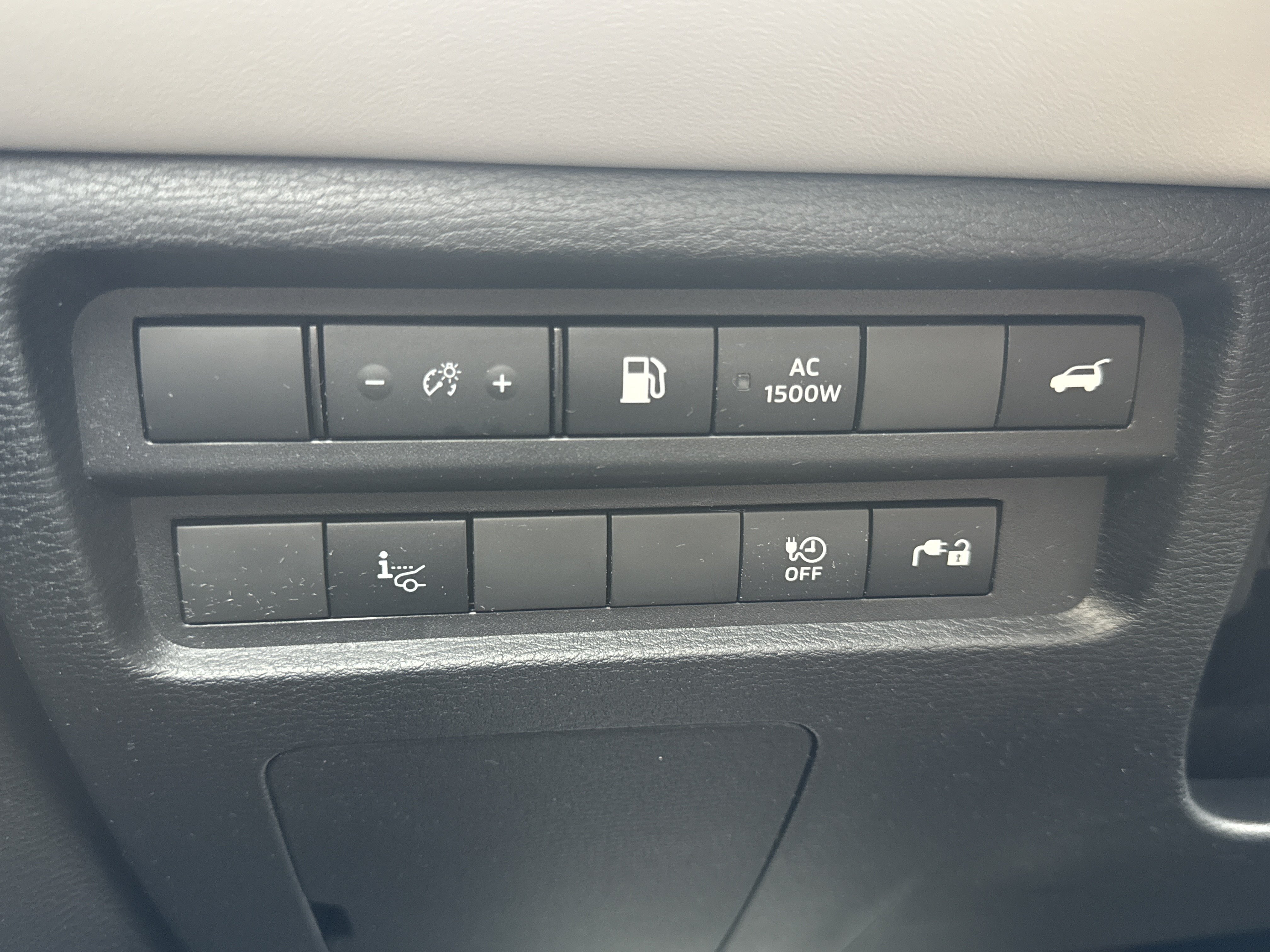 Used 2024 Mitsubishi Outlander SEL AWD/4WD image 23