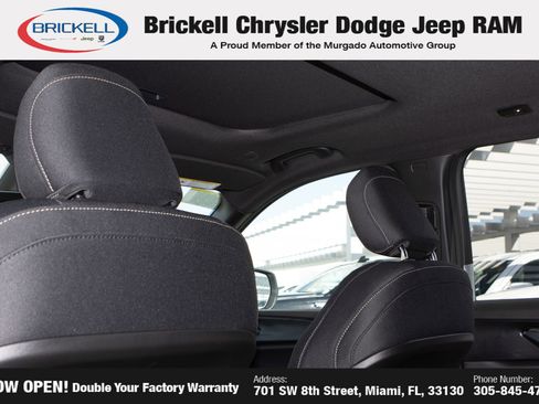 New 2025 Jeep Grand Cherokee Laredo image 18