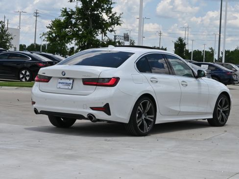 Used 2022 BMW 330i xDrive Sedan w/ Driving Assistance Package AWD/4WD image 9
