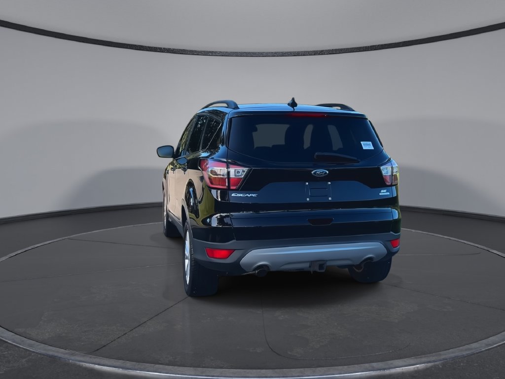 Used 2018 Ford Escape SE w/ Ford Safe & Smart Package FWD image 7