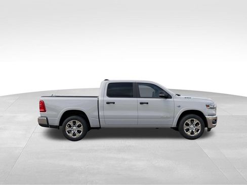 New 2026 RAM 1500 4x4 Crew Cab image 22