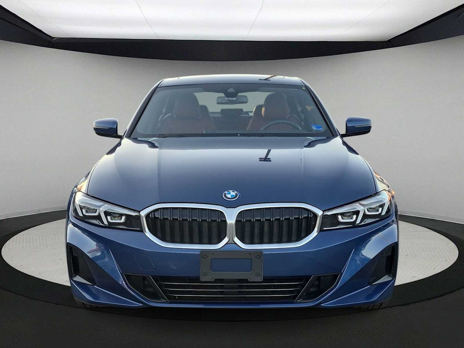 Used 2023 BMW 330e xDrive AWD/4WD image 3