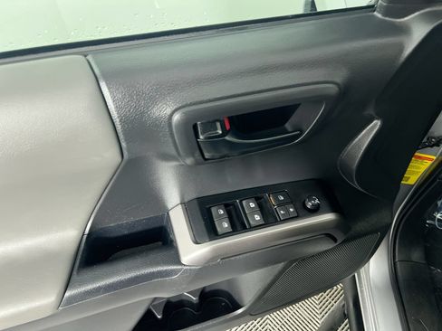 Used 2023 Toyota Tacoma SR5 RWD image 14