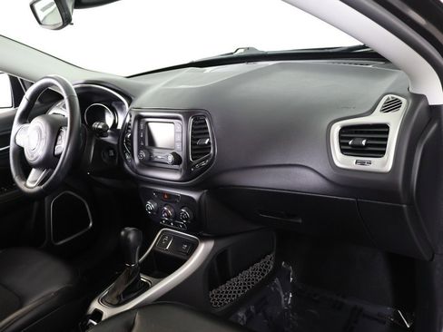 Used 2018 Jeep Compass Latitude w/ Cold Weather Group image 24