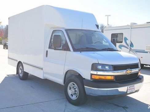 New 2025 Chevrolet Express 3500 w/ Power Convenience Package RWD image 5