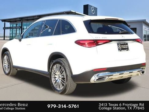 Certified 2025 Mercedes-Benz GLC 300 image 8