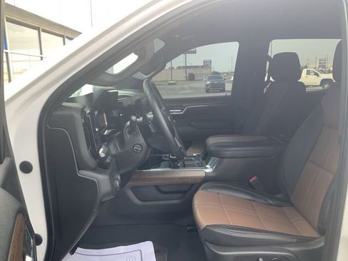 Used 2023 Chevrolet Silverado 1500 High Country w/ Technology Package image 13