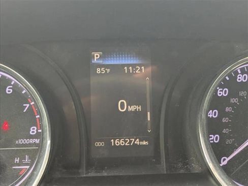 Used 2019 Toyota Camry LE FWD image 9