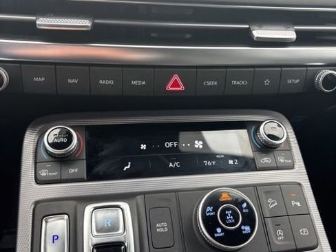 Used 2023 Hyundai Palisade Calligraphy image 20