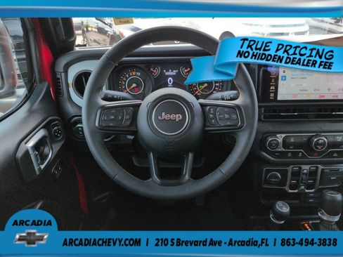 Used 2024 Jeep Gladiator Sport AWD/4WD image 16