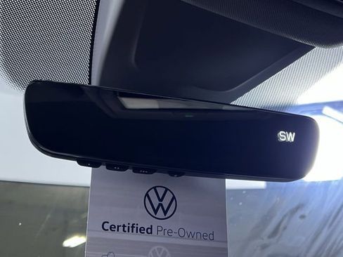 Used 2025 Volkswagen Atlas SE image 28