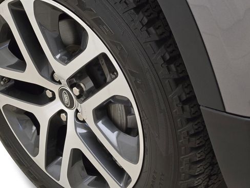 Used 2020 Land Rover Defender 110 First Edition image 14