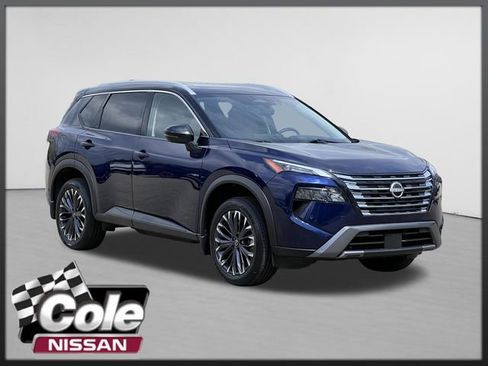 Used 2025 Nissan Rogue SL w/ Tech Package AWD/4WD image 1
