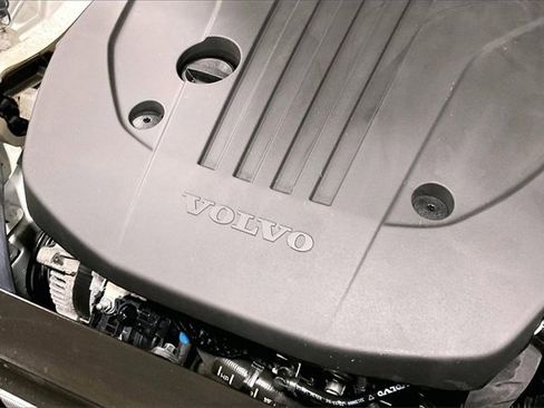 Certified 2023 Volvo XC60 B5 Ultimate w/ Climate Package image 35