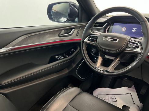 New 2024 Jeep Grand Cherokee L Overland w/ Advanced Protech Group III image 11