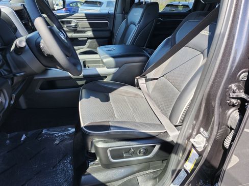 Used 2025 RAM 1500 Laramie AWD/4WD image 27
