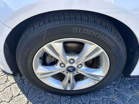 Used 2014 Ford Focus SE image 32