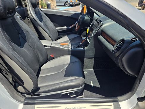 Used 2011 Mercedes-Benz SLK 350 image 10