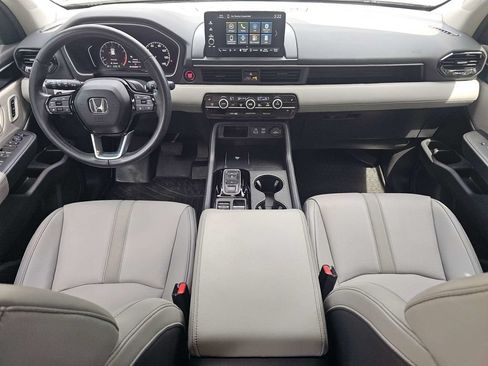 Used 2025 Honda Pilot EX-L image 15