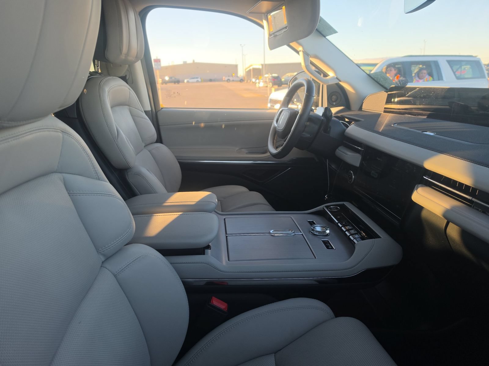 Used 2026 Lincoln Navigator Reserve AWD/4WD image 17