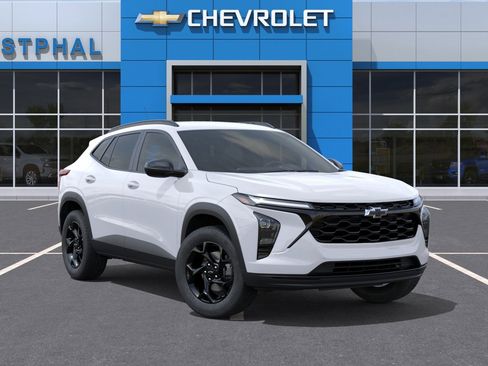 New 2026 Chevrolet Trax LT w/ Midnight Edition FWD image 7