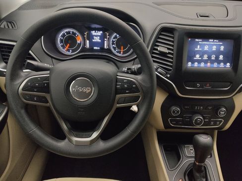 Used 2019 Jeep Cherokee Latitude w/ Popular Appearance Group image 22