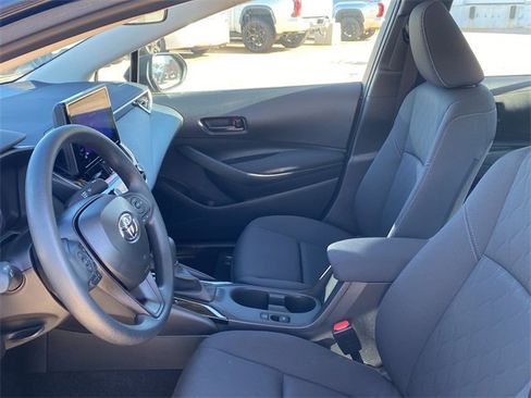 Used 2025 Toyota Corolla LE image 19