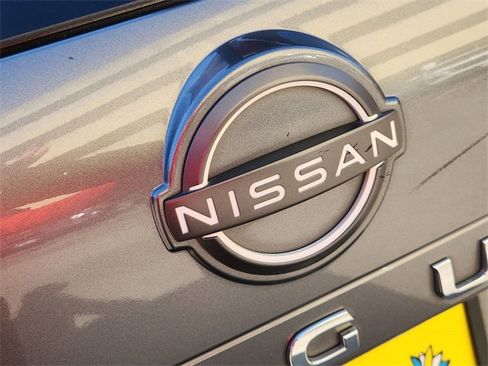 Used 2023 Nissan Rogue SV image 29