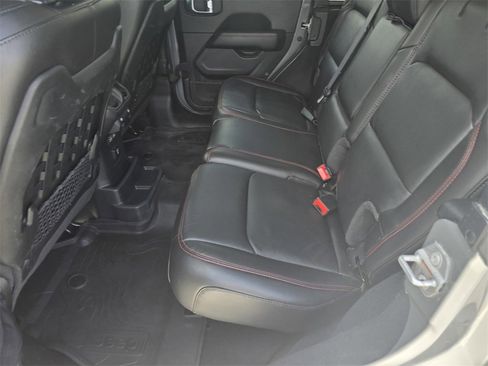 Used 2023 Jeep Wrangler Unlimited Rubicon image 12