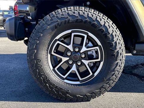 Certified 2025 Jeep Gladiator Rubicon w/ Convenience Group image 8