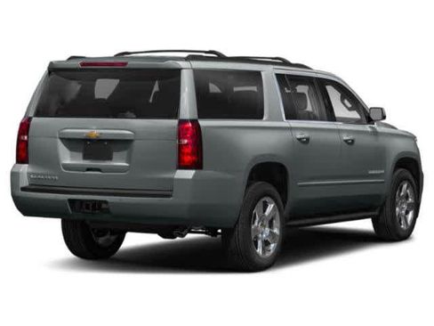 Used 2018 Chevrolet Suburban LT RWD image 2