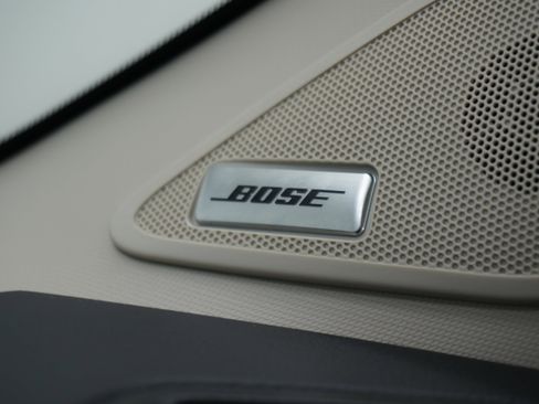 Used 2024 Nissan Pathfinder Platinum w/ Lighting Package (N93) FWD image 19