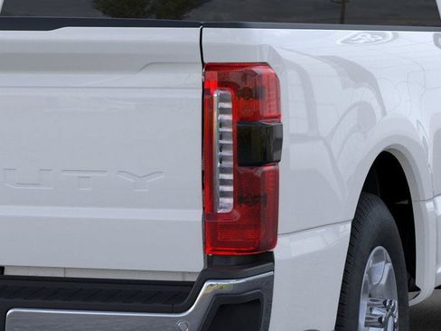 New 2026 Ford F350 XLT w/ 360-Degree Camera Package RWD image 21