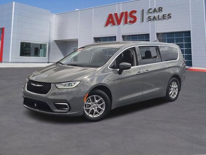 Used 2023 Chrysler Pacifica Touring-L