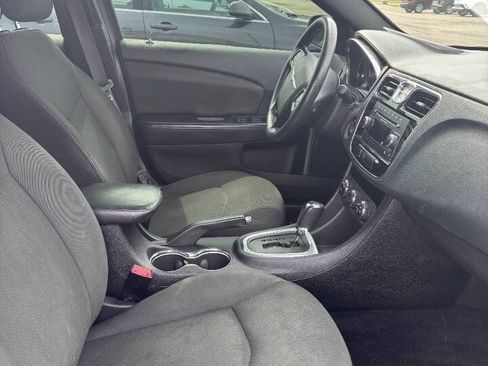 Used 2012 Chrysler 200 LX FWD image 6