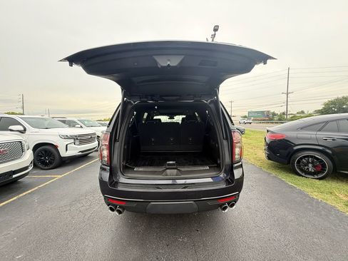 Used 2023 Chevrolet Suburban RST w/ Sport Performance Package AWD/4WD image 5