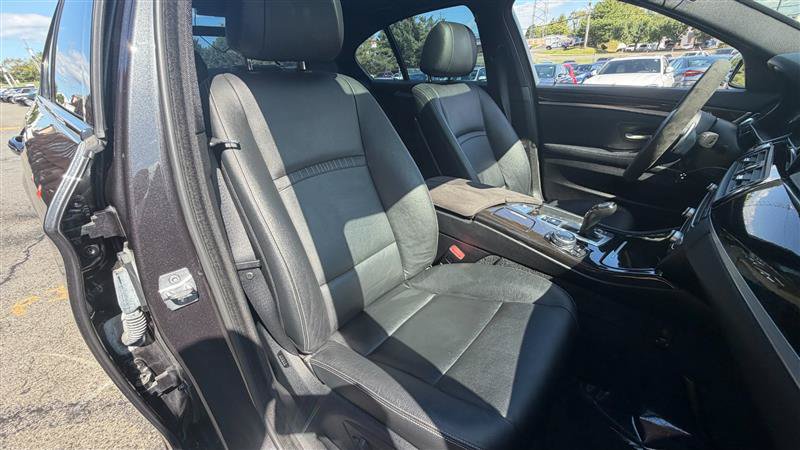 Used 2014 BMW 535i xDrive w/ M Sport Package AWD/4WD image 9