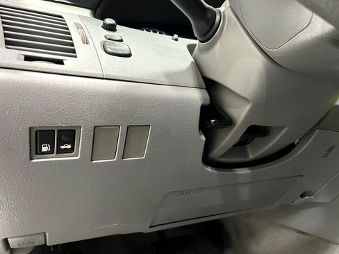 Used 2008 Toyota Avalon XLS image 33