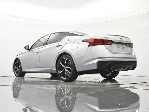 Used 2024 Nissan Altima 2.5 SR FWD image 42