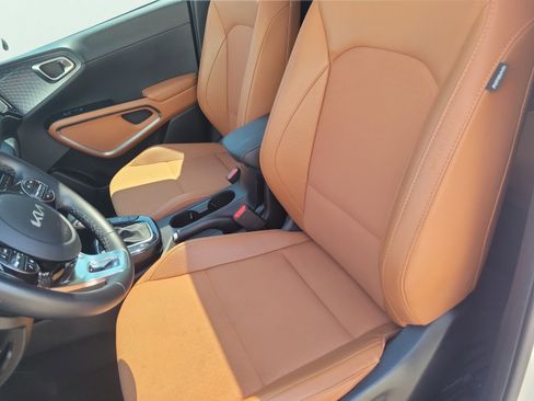 Used 2024 Kia Soul EX w/ Option Group 015 FWD image 22