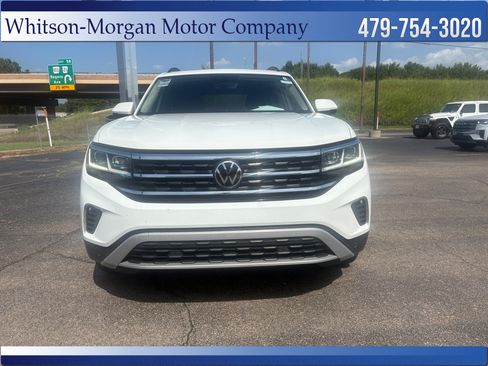 Used 2023 Volkswagen Atlas SE w/ Panoramic Sunroof Package FWD image 3