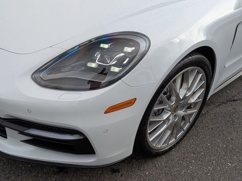 Used 2017 Porsche Panamera 4 image 9