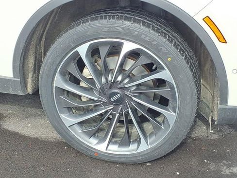 Used 2023 Lincoln Aviator Reserve w/ Equipment Group 201A image 11