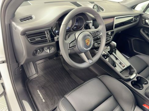 Used 2026 Porsche Macan S image 4
